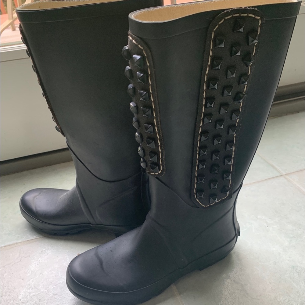 BCBG black studded rain boots 7